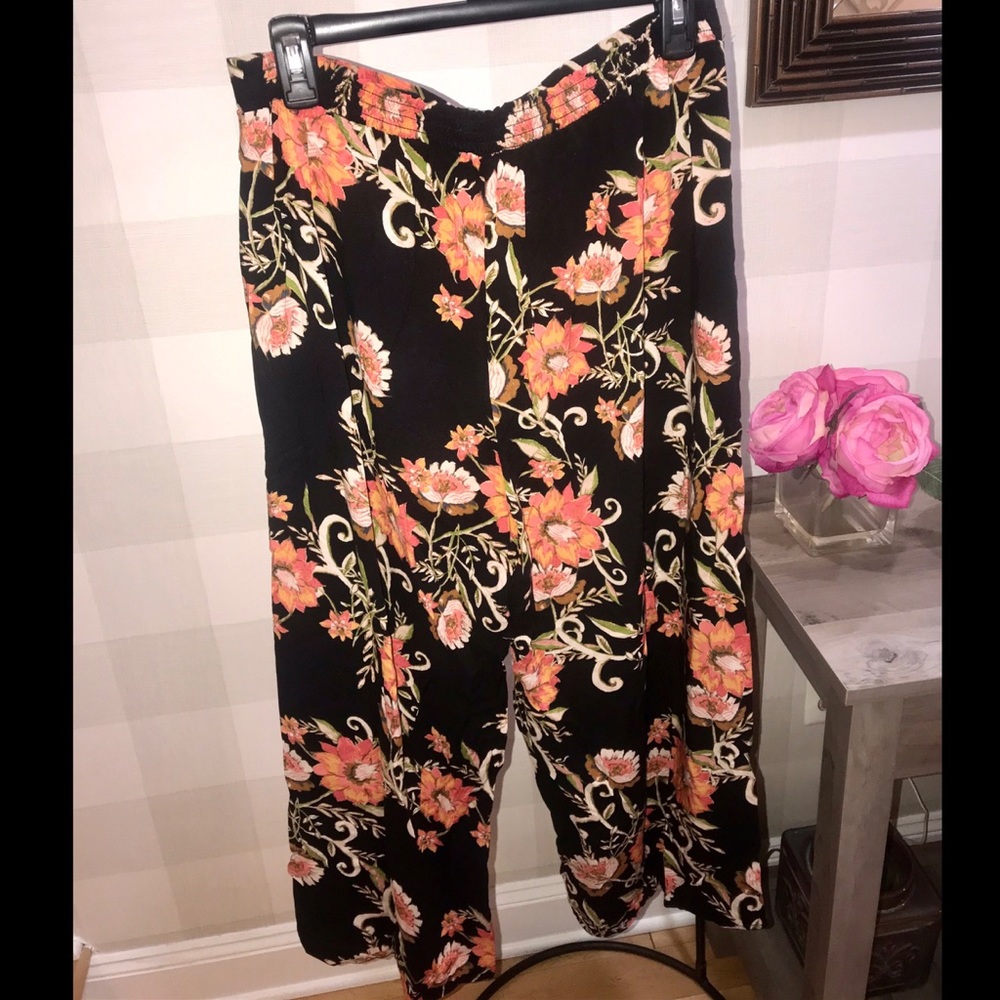 Capris - Picture 3 of 3